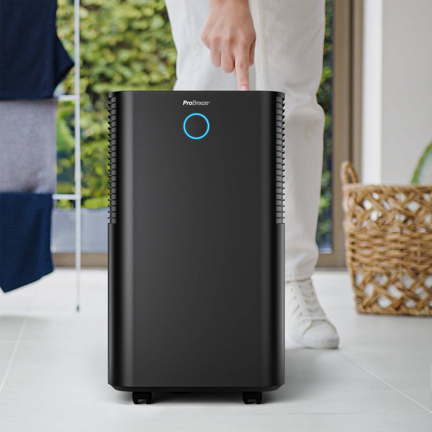 Dehumidifier Pro Breeze OmniDry 12 L — black — Capacity for everyday moisture