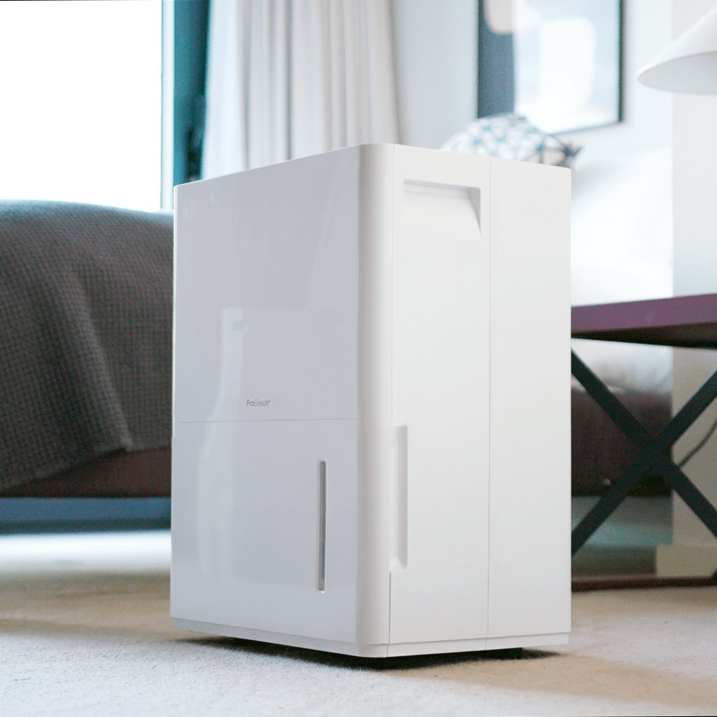 Luftentfeuchter Pro Breeze 30 L Wi-Fi PB-15 — Die Steuerung bleibt in Ihrer Hand