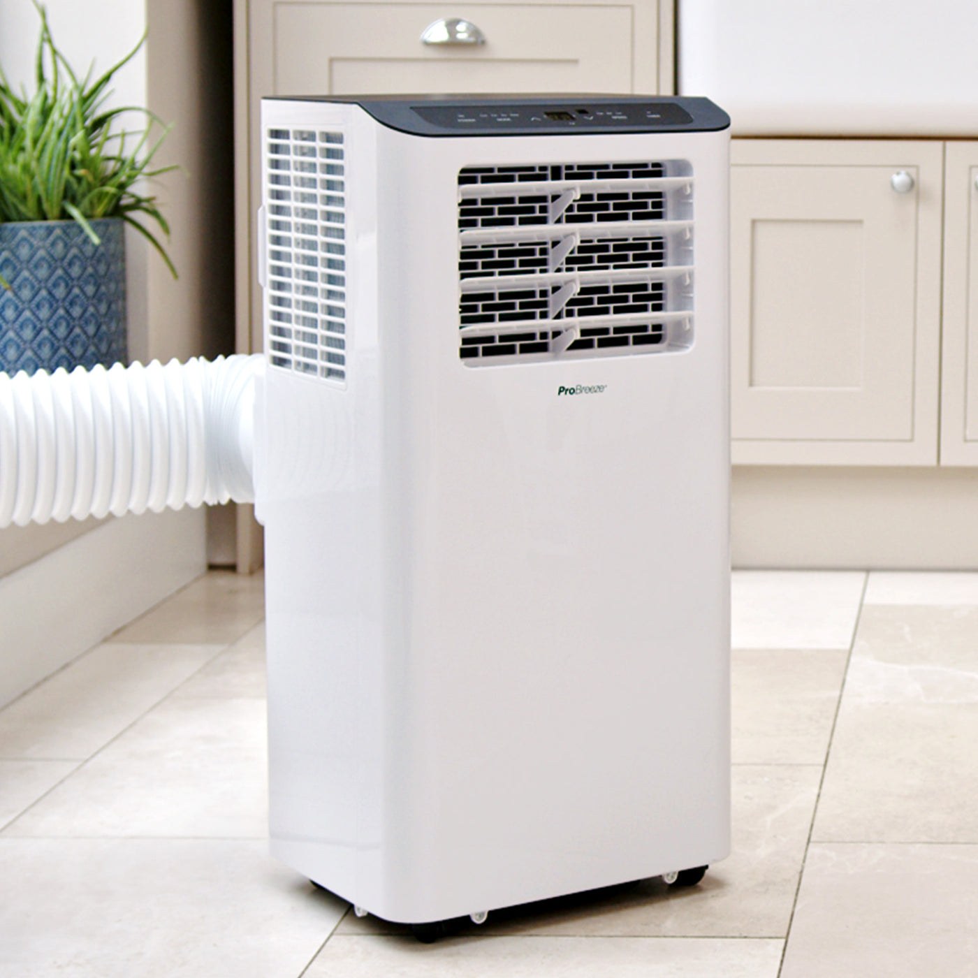 Climatiseur mobile Pro Breeze 14 000 BTU Wi-Fi — Gardez la main, même à distance